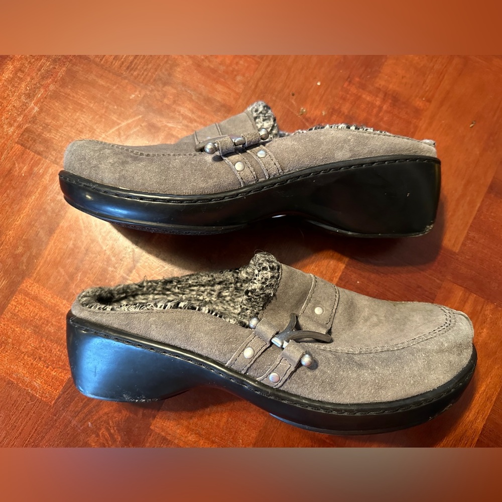 Klogs fleece grey  lined suede leather clogs size 9.5